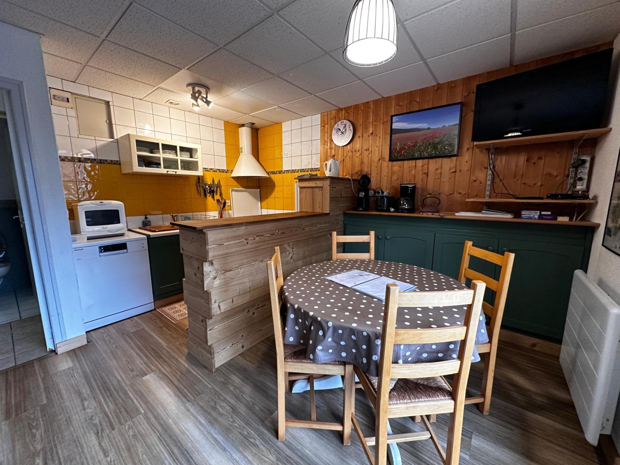 Des Planchettes Apartment